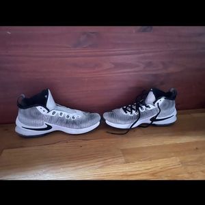 Nike mens air max infuriate